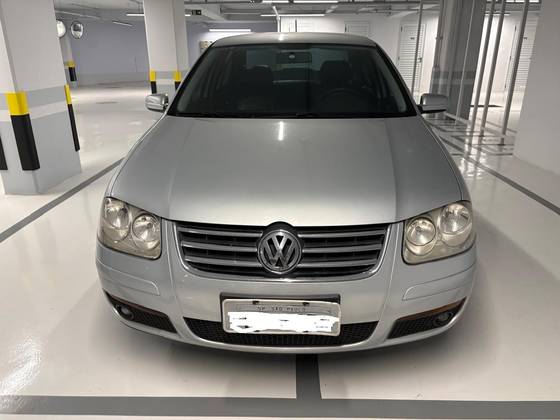 VOLKSWAGEN BORA 2.0 MI 8V GASOLINA 4P TIPTRONIC